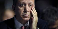 Даже с омазано от краден нефт лице, Ердоган не признава вината си!